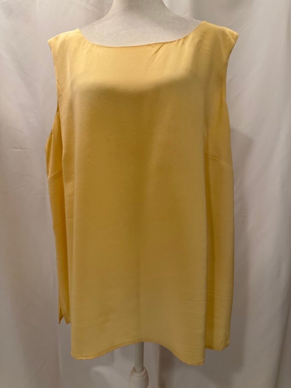 MAGGIE McNAUGHTON Yellow Color Sleeveless Top (100% Silk) - 3x